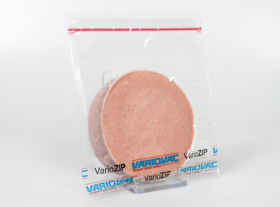 Sliced Leberkäse in vacuum packaging with zipper application