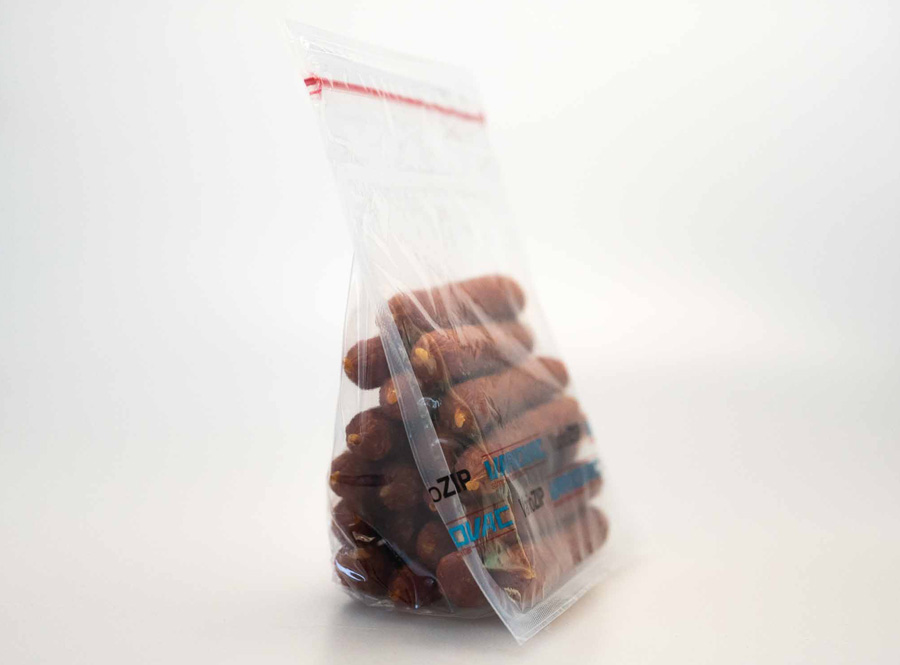 Salami sticks in MAP packaging with zipper application
