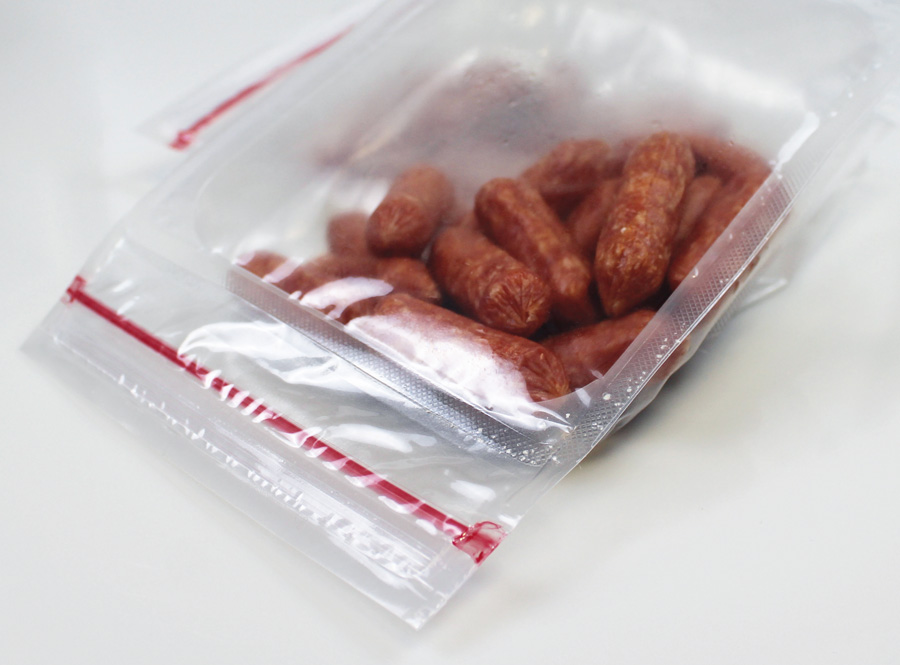 Mini salami in MAP packaging with zipper application