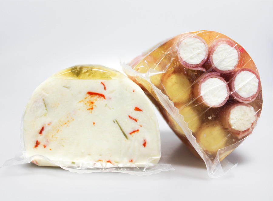 Meat/cheese pâté in vacuum packaging